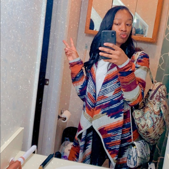 Meet Your Posher - Picture 1 of 4